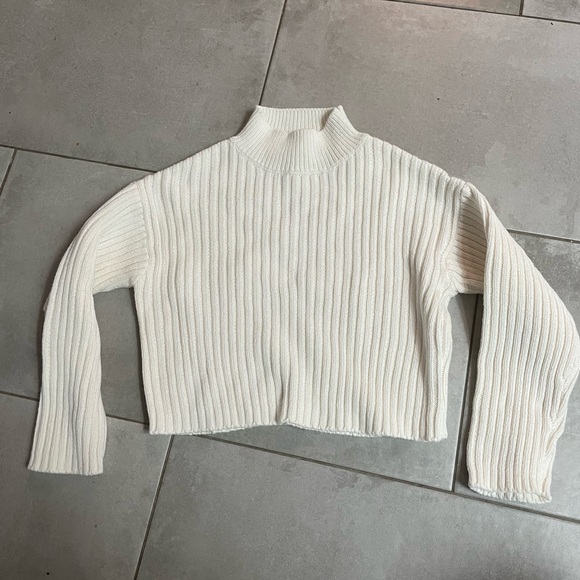 Zara sweater - Picture 2 of 3